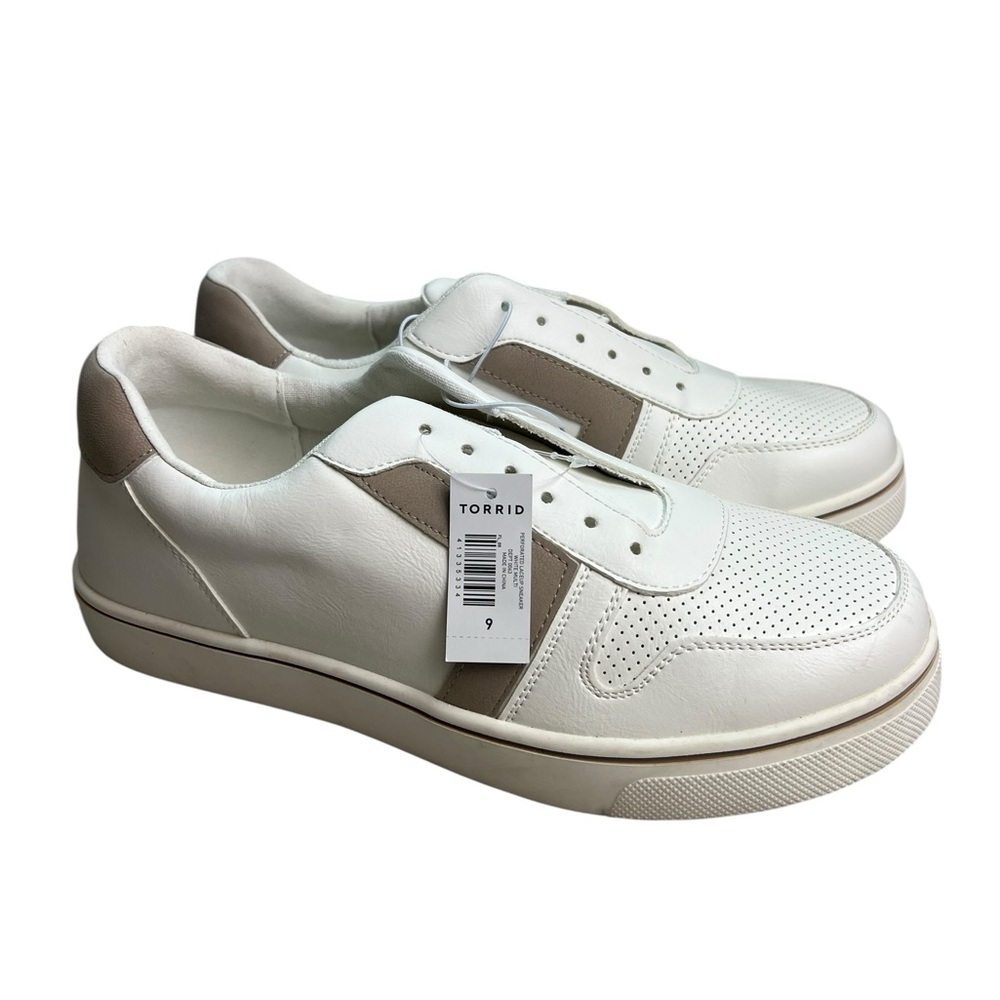Torrid NWOT Perforated Lace Up White Sneakers Size 9WW